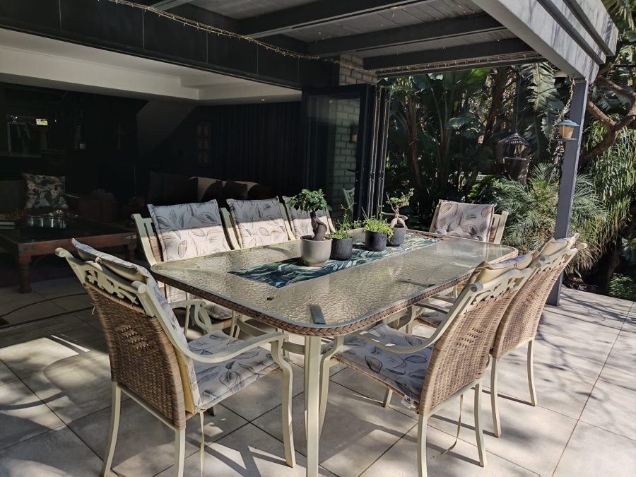 5 Bedroom Property for Sale in Protea Park North West
